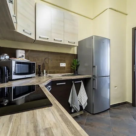 Apartment Bpr Metropolis With Balcony & A/c *